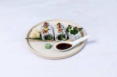 Tender stem broccoli, pickled mustard leaf, cucumber, hijiki, miso aioli and sriracha. 8 pieces.