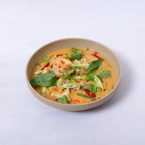 Rich coconut, chicken and tiger prawn broth, rice noodles, scallions, chilli and coriander. 1 serving.