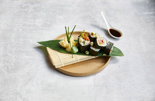 Yellowfin tuna, shichimi pepper, wasabi peas, scallions, mayonnaise and sushi rice. 8 pieces.