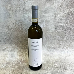 Gavi di Gavi Guido Matteo, Bosio, Piedmont, Italy 2021 DOCG. Fragrant lime zest and white florals on the nose. vibrancy on the palate with fine herbs, bright pear, fresh white-fleshed stone fruits, refreshing minerality and hints of almond. 750ml / 13%.