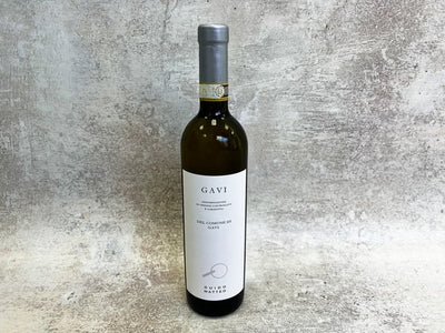 Gavi di Gavi Guido Matteo, Bosio, Piedmont, Italy 2021 DOCG. Fragrant lime zest and white florals on the nose. vibrancy on the palate with fine herbs, bright pear, fresh white-fleshed stone fruits, refreshing minerality and hints of almond. 750ml / 13%.