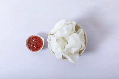Crispy prawn crackers with a sweet chilli sauce. 